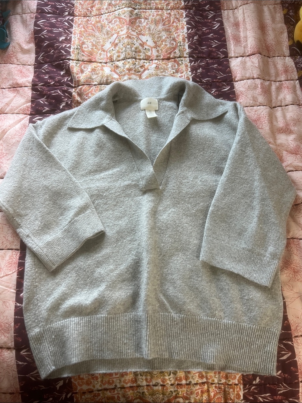 H&M Women's Light Gray V-Neck Collared Knit Sweater
